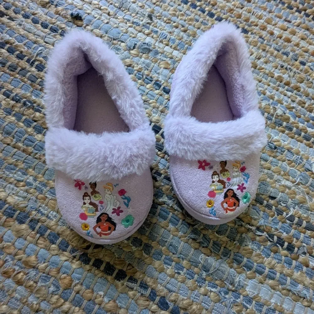 Disney Princess Slippers Girls Size 11/12 Fuzzy Pink House Shoes Moana Belle Tia